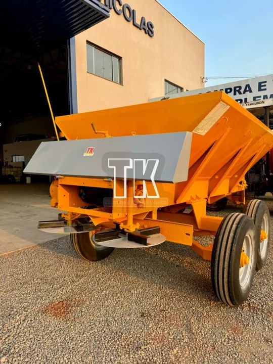 Distribuidor de Calcário e fertilizantes 5500 KG Tatu - TK Tratores Nova Andradina - MS - Foto 2