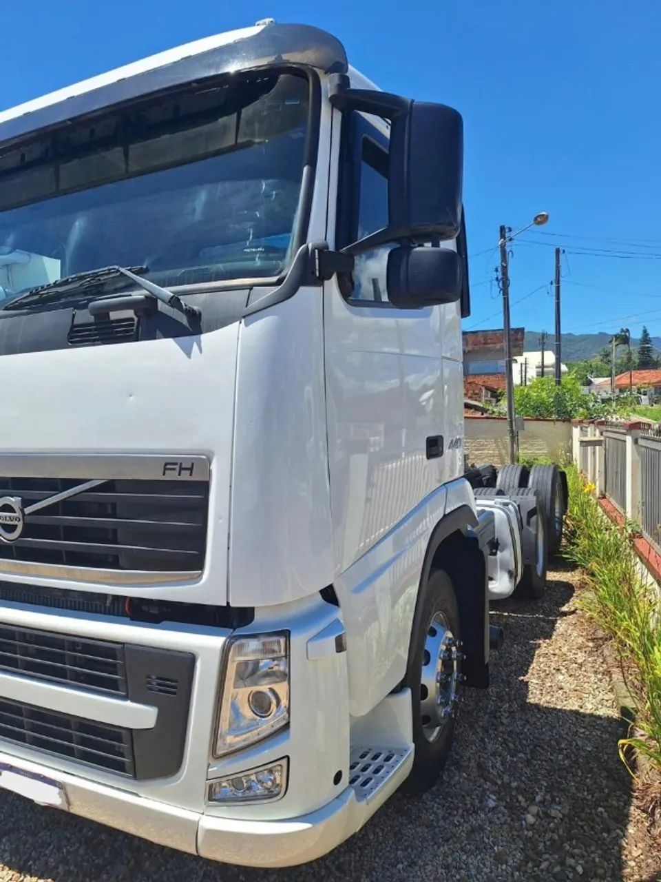 Volvo FH 440 6x2 2010 câmbio automático 