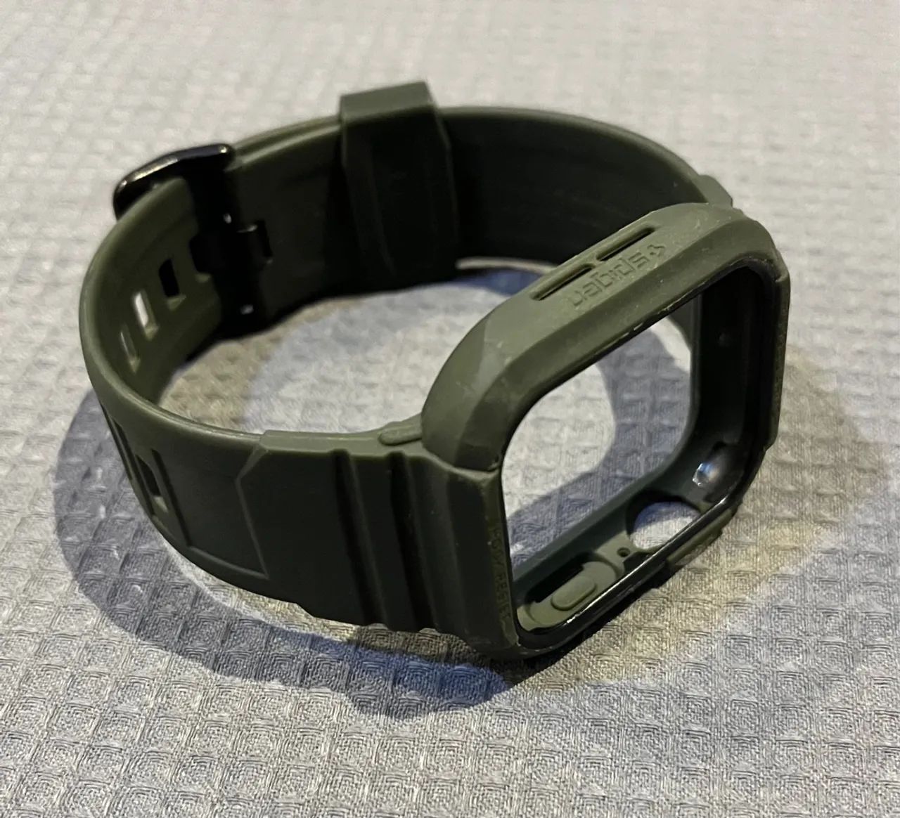 Capa tipo bumper Rugged Armor Apple Watch série 6 44mm - Foto 2