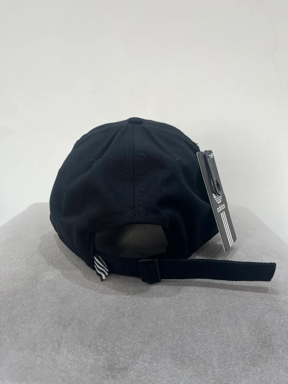 Boné Adidas 100% Algodão Preto Logo Branca - Foto 4