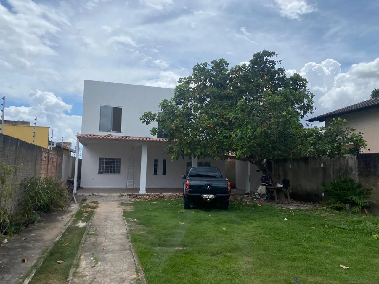 Vende-se casa de dois pisos no cidade-satélite