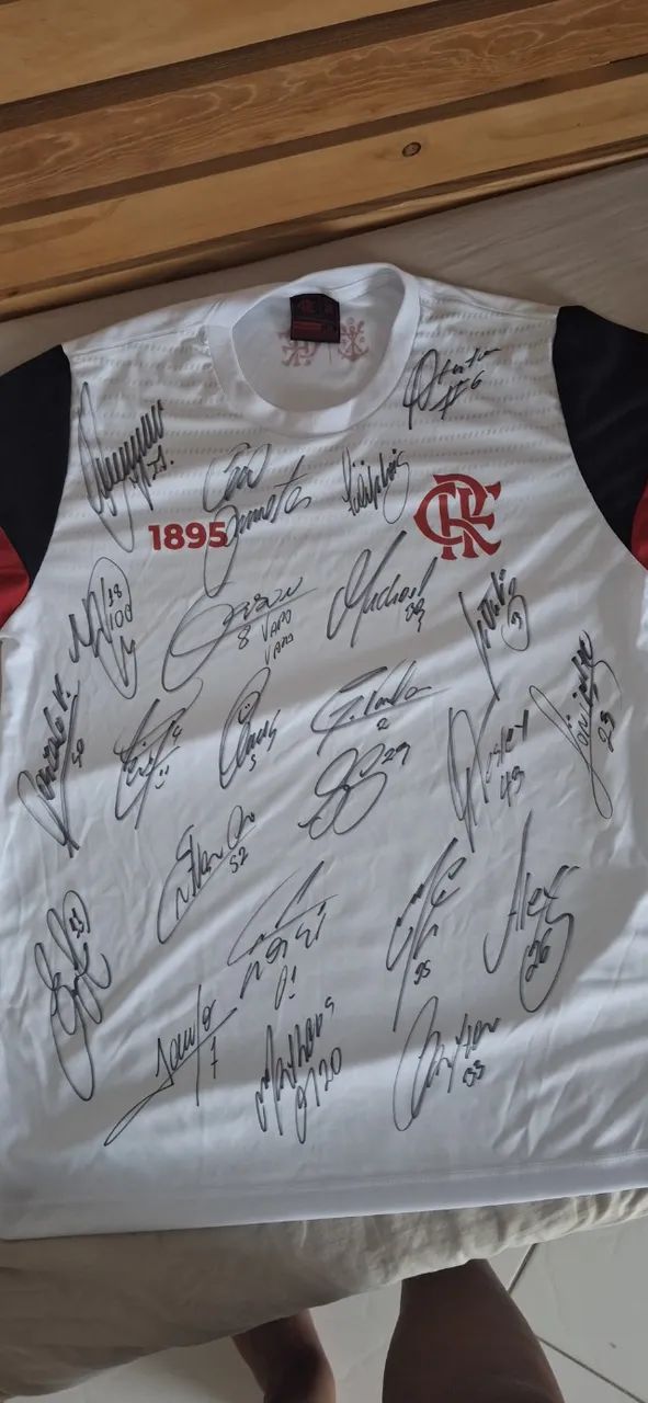 CAMISA DO FLAMENGO AUTOGRAFADA