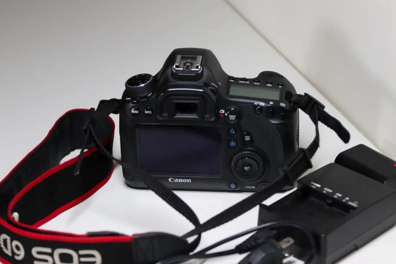 Canon 6D - Somente o Corpo - Excelente Estado - Foto 3