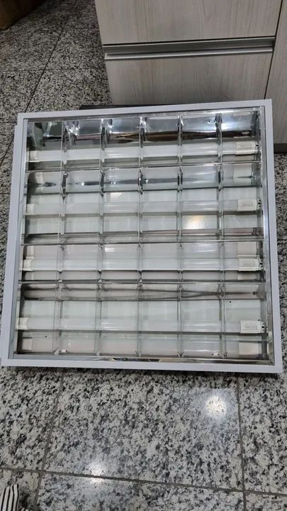 Luminária calha comercial 