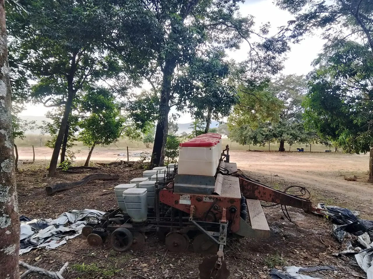 Plantadeira Agrícola Usada - Perfeita para o plantio!