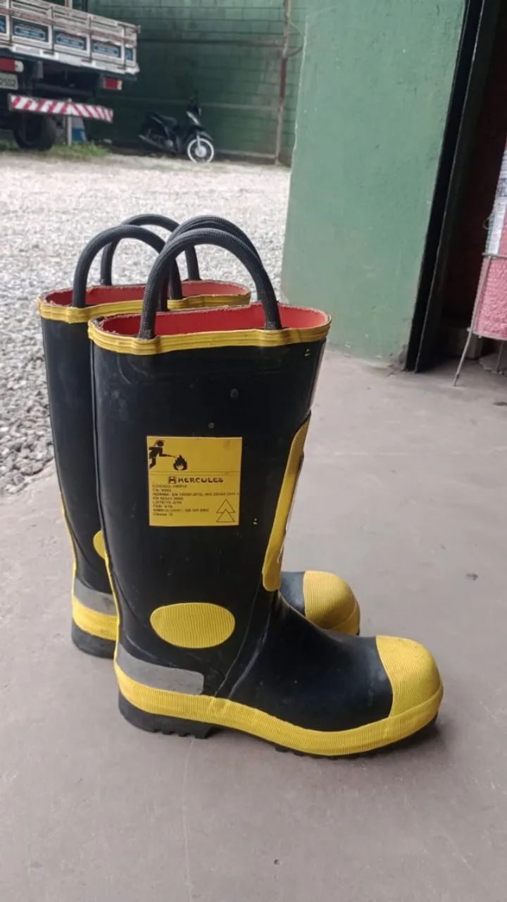 bota bombeiro borracha antiperfuro bico aço tamanho 42 e 43 hb014