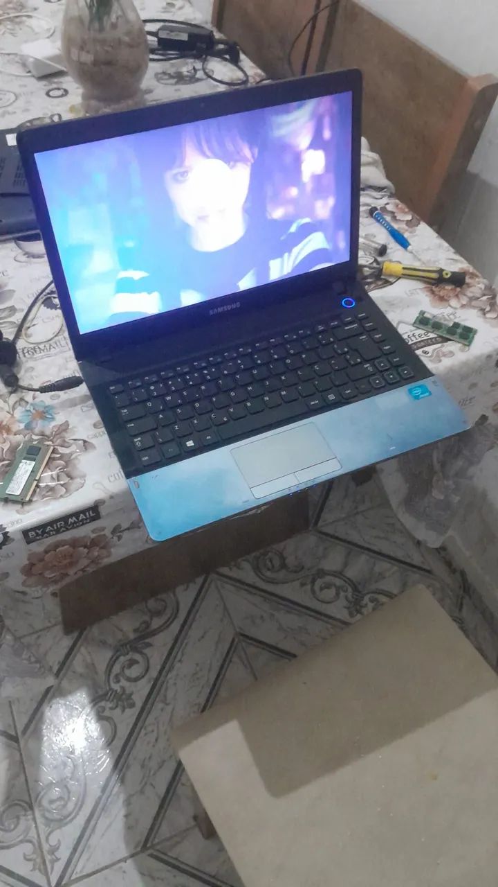Vendo notebook sansung com 8gb de memória, ótimo pra estudar e trabalhar.  - Foto 5