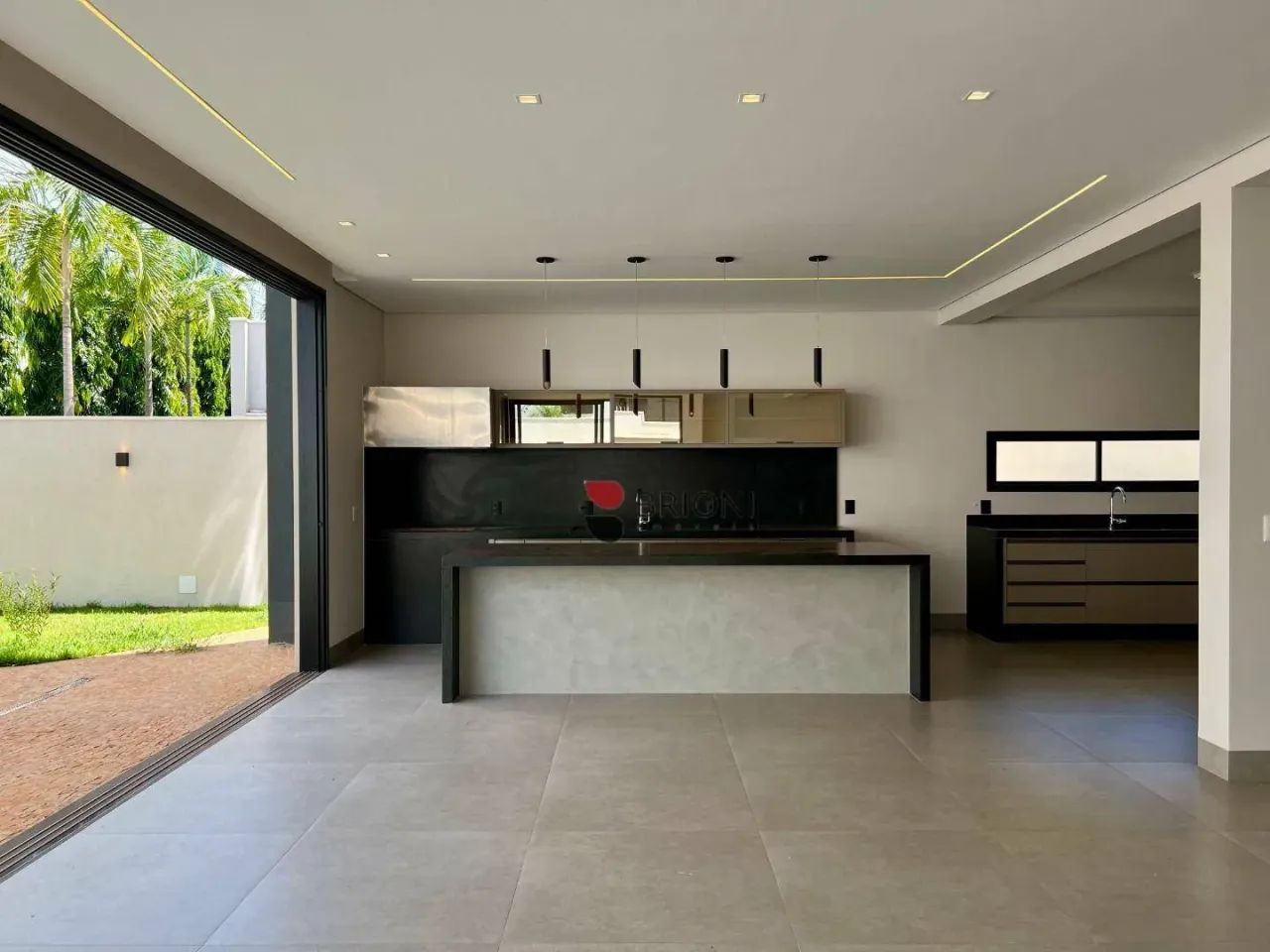 Casa sobrado alto padrão, com 353m², 4 quartos/suíte à venda em condomínio Alphaville, em - Foto 7