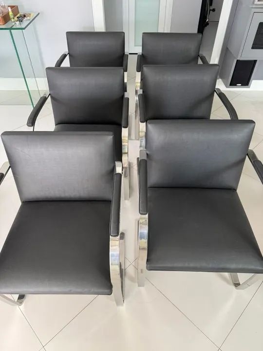 Conjunto de 6 cadeiras de design original da clássica com pés em inox - Foto 4
