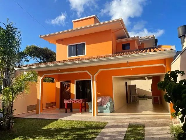 Casa com 4 suites no Centro Historico em Garopaba sc com 160 m2. 