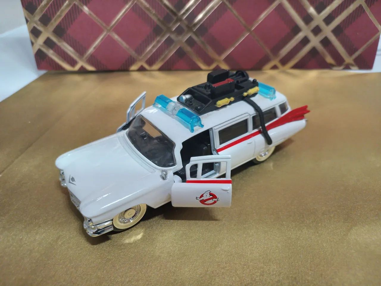 Ecto 1 Ghosthbusters 1959 Cadilac Ambulance 1:32 - Foto 3