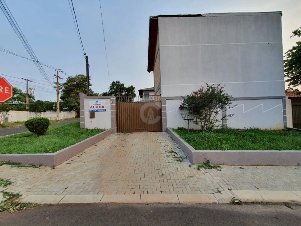 Sobrado com 4 quartos 2 Suítes, Garagem pra 5 carros, cozinha, área Gourmet, piscina