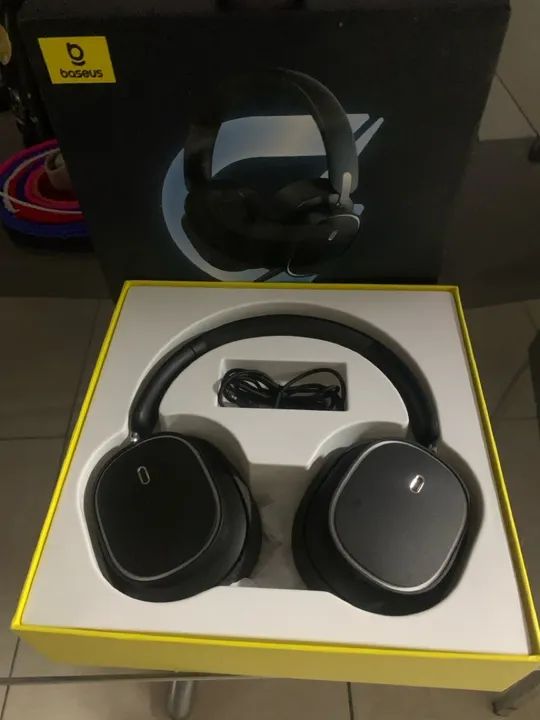 Fone de Ouvido Bluetooth Baseus - Semi-novo na caixa