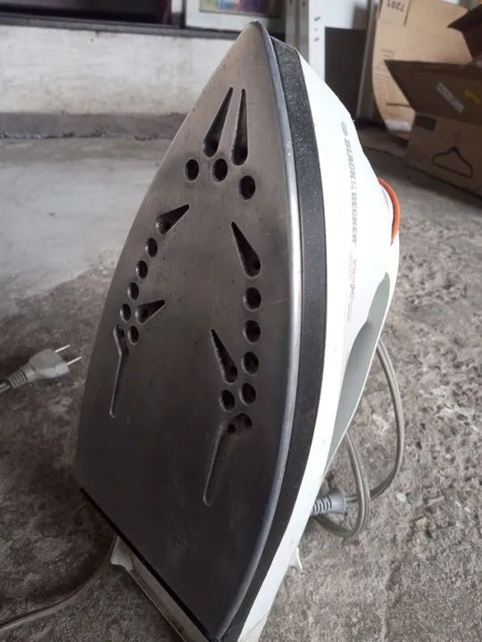 Ferro de Passar Roupa Black & Decker Vapor Express 500 - Foto 3