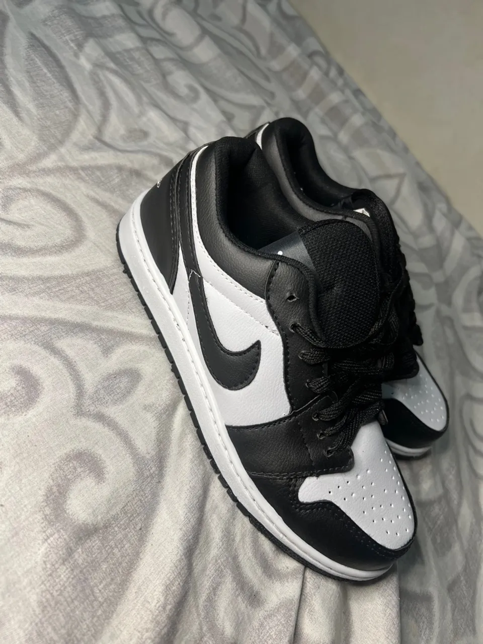 NIKE JORDAN 1 linha