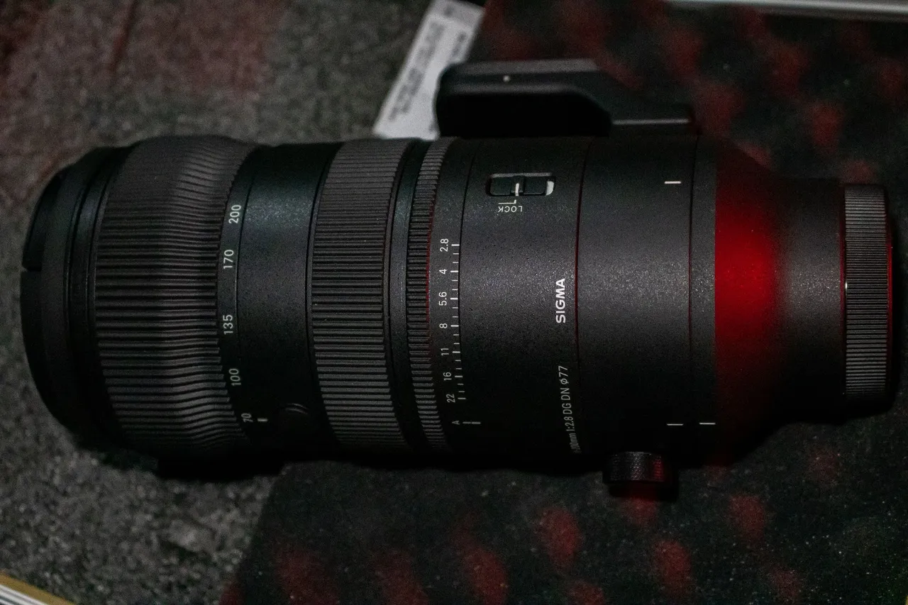 Lente Sigma 70 200mm f/2.8 DG DN Art para Câmeras Sony E