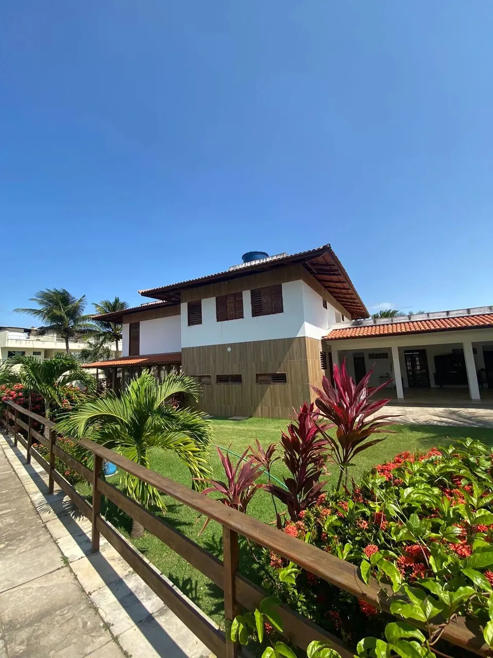 Imóvel para aluguel possui 650 metros quadrados com 6 quartos em Búzios - Nísia Floresta -