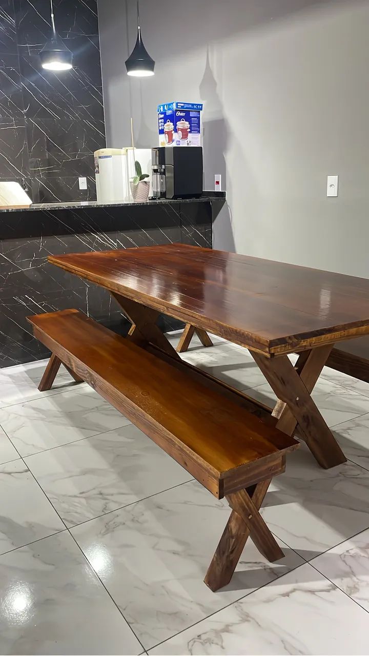 Mesa rústica de madeira maciça com bancos 64315286012801124