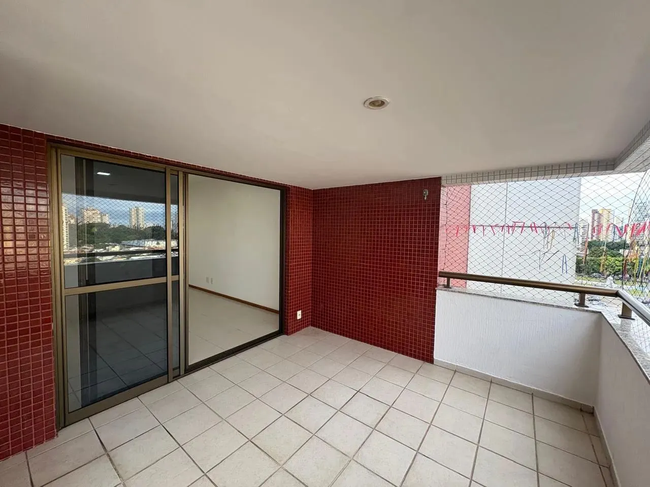 FV01AN - Apartamento com 4 suítes, varanda em todo o apartamento - Av. Gentil Bittencourt
