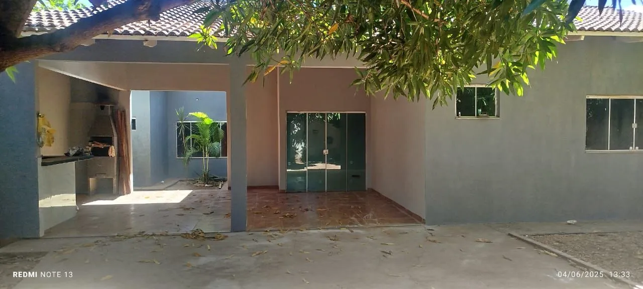 Casa 3 quartos, energia inclusa, arejada, garagem 2 carros. Lago Norte