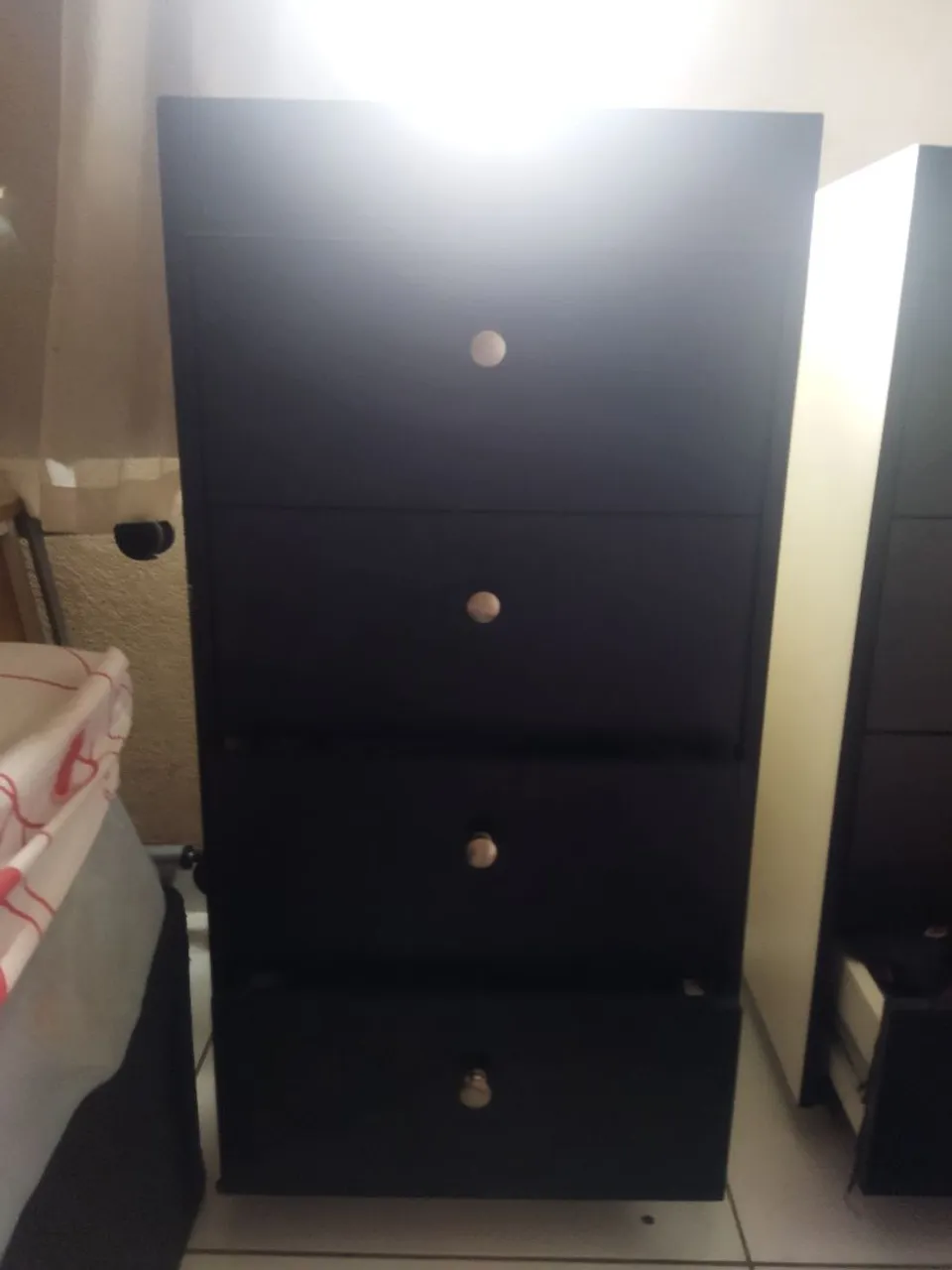 Preta com 4 Gavetas - Ideal para Organização