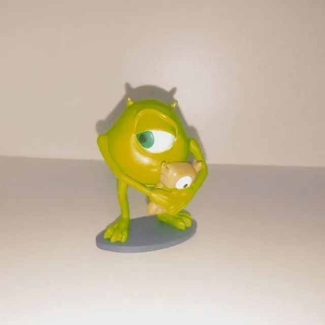 estatueta mike monstros sa