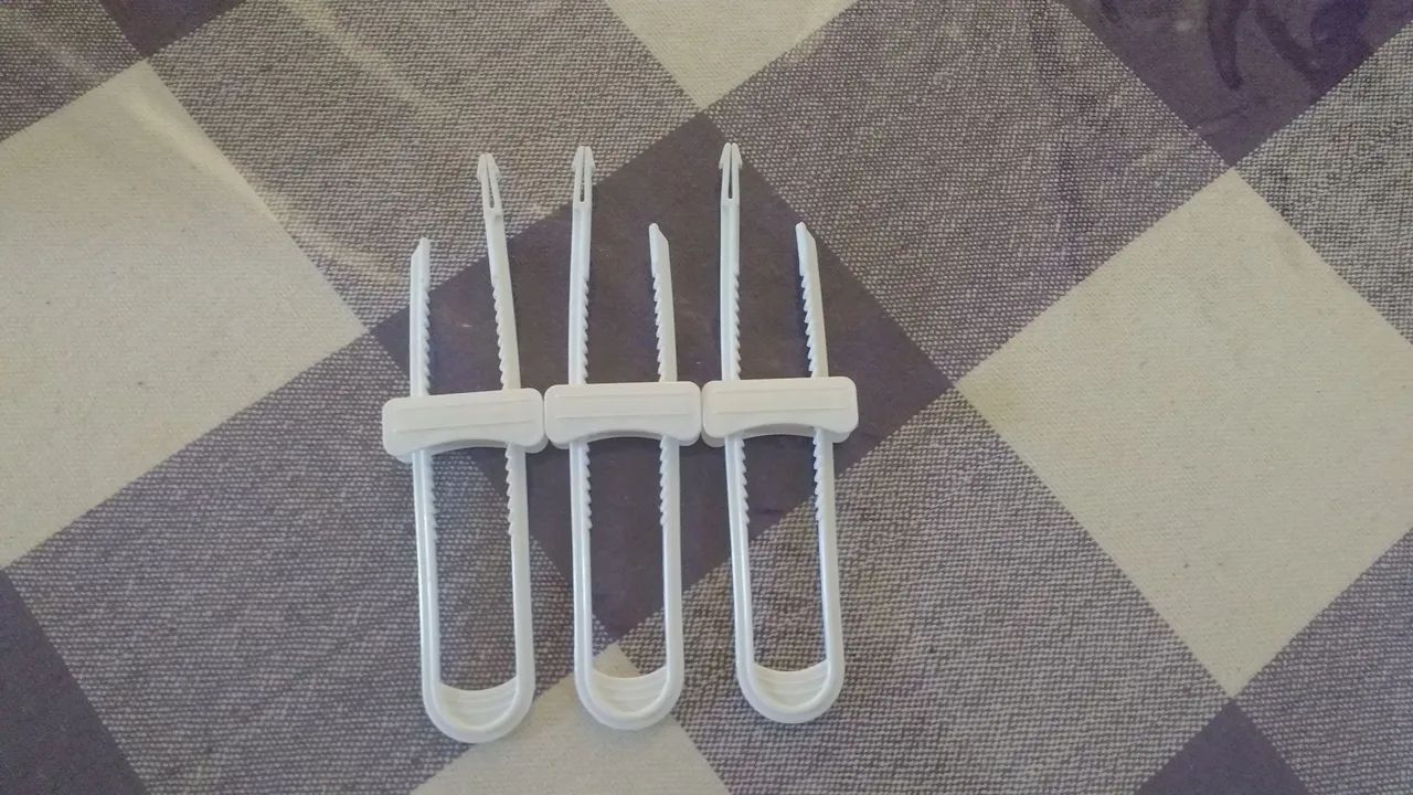 Trava de Segurança para Gavetas e Armários - Kit com 2 - Foto 5