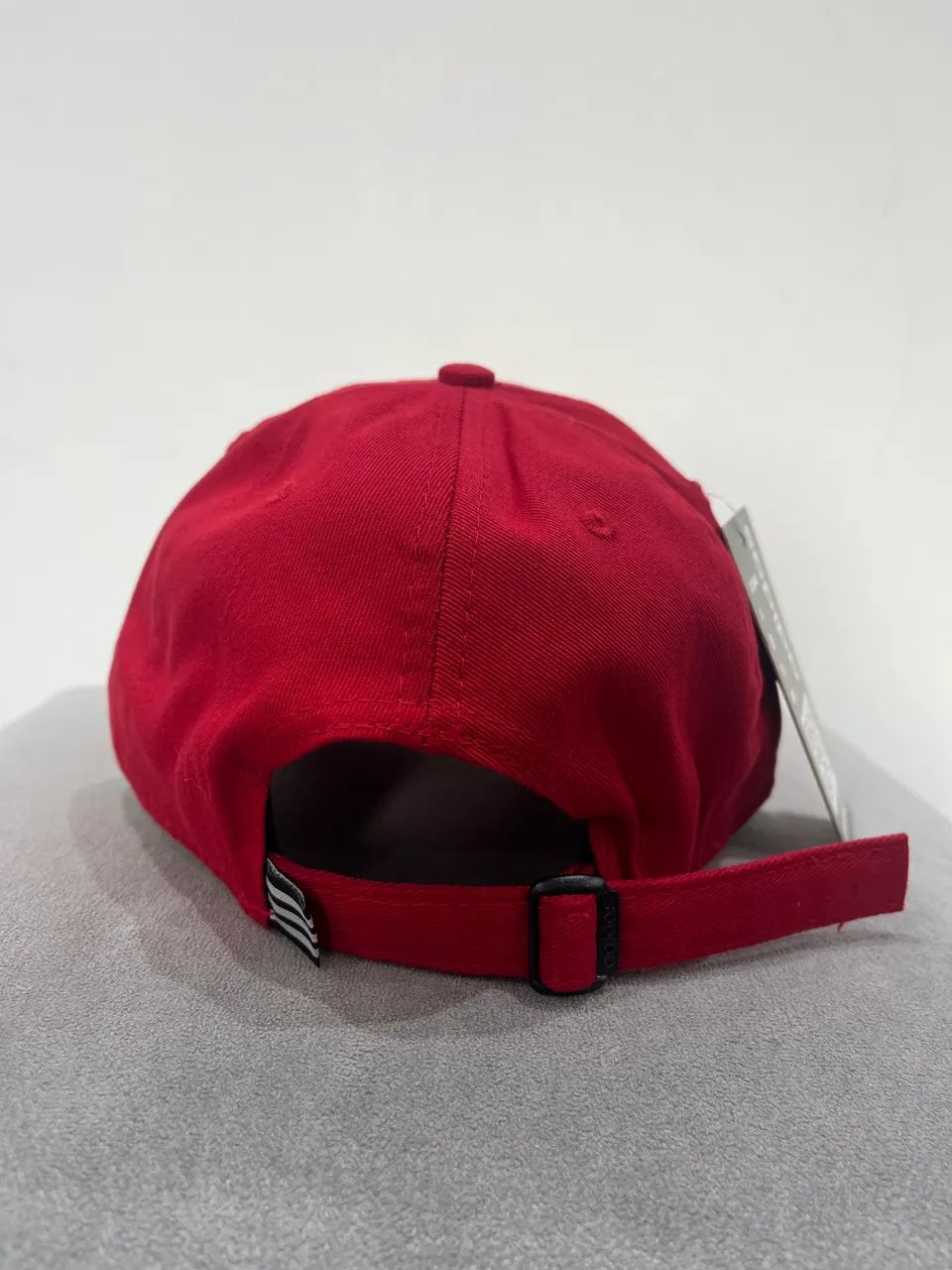Boné Adidas 100% Algodão Vermelho  - Foto 4