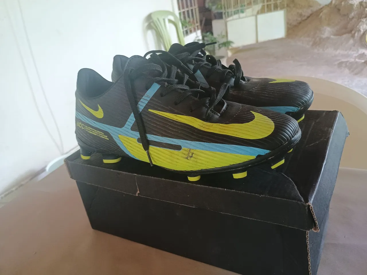Chuteiras de campo Nike.