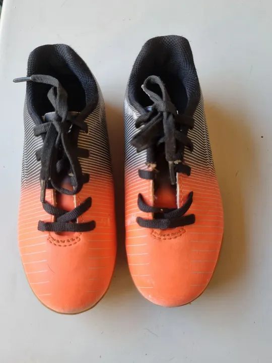 Chuteira infantil UMBRO n28