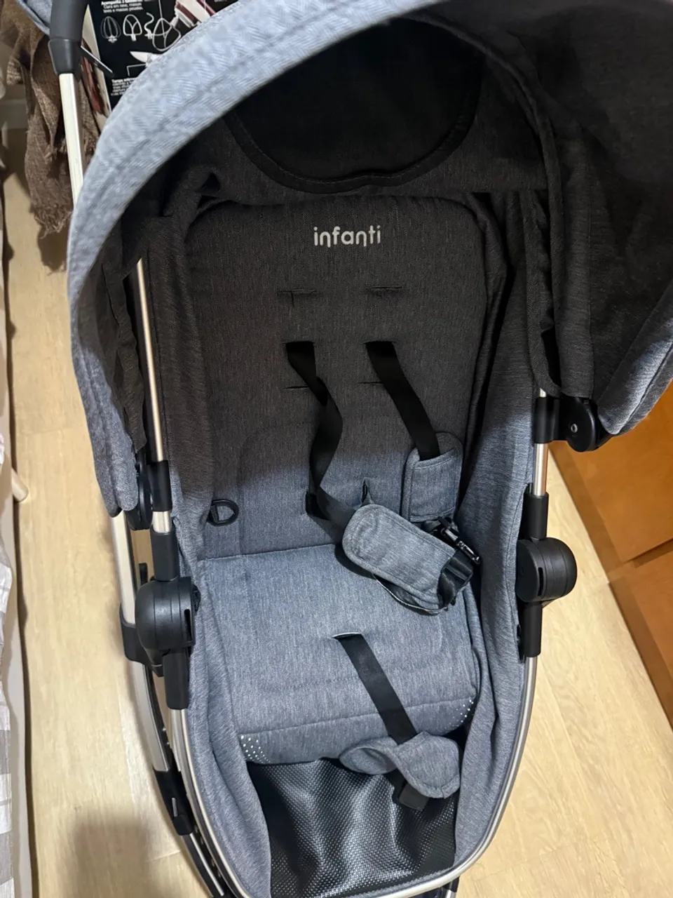 Carrinho de Bebê e Bebê Conforto Infanti