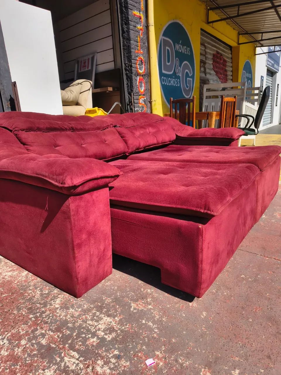 Sofá vermelho material suedine, retrátil 64618083305345121