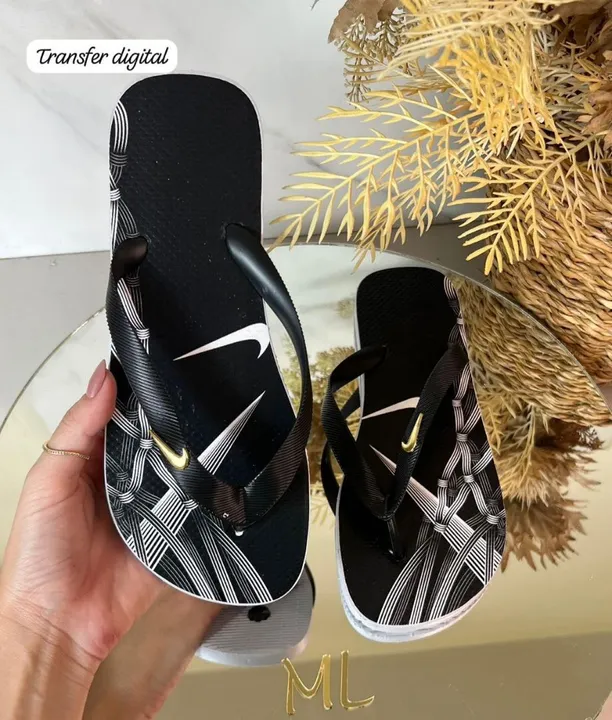 Chinelos Masculinos NOVOS, modelo Nike, Acostamento e Lacoste.