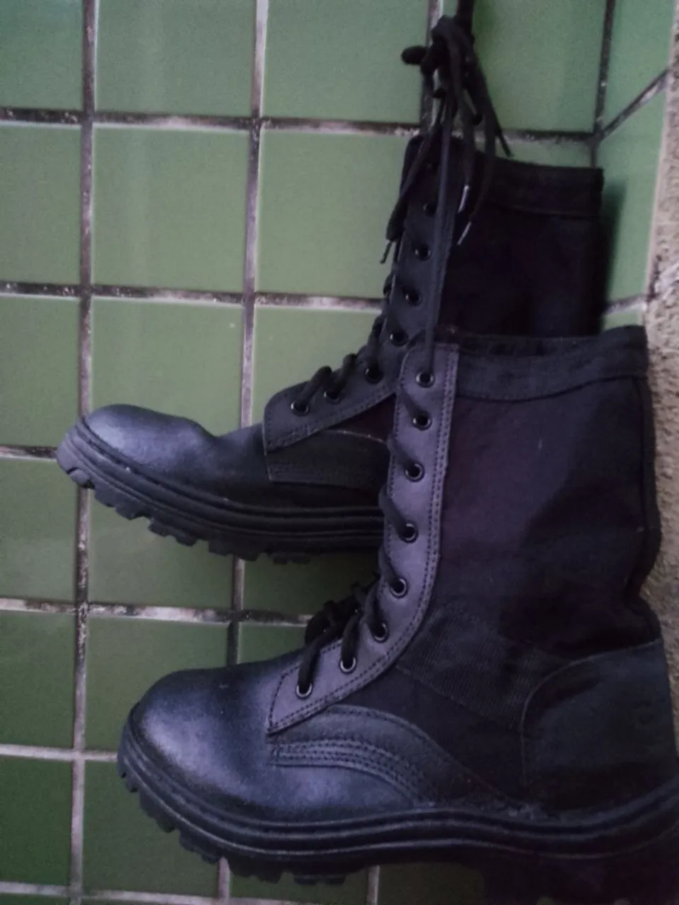 Botas táticas pretas