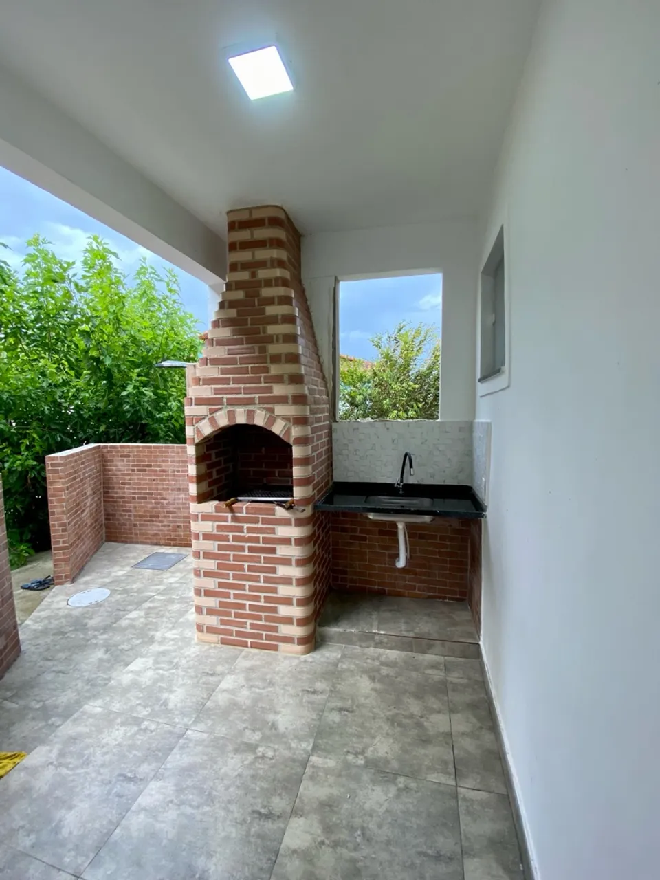 Alugo casa de vila com 2 quartos