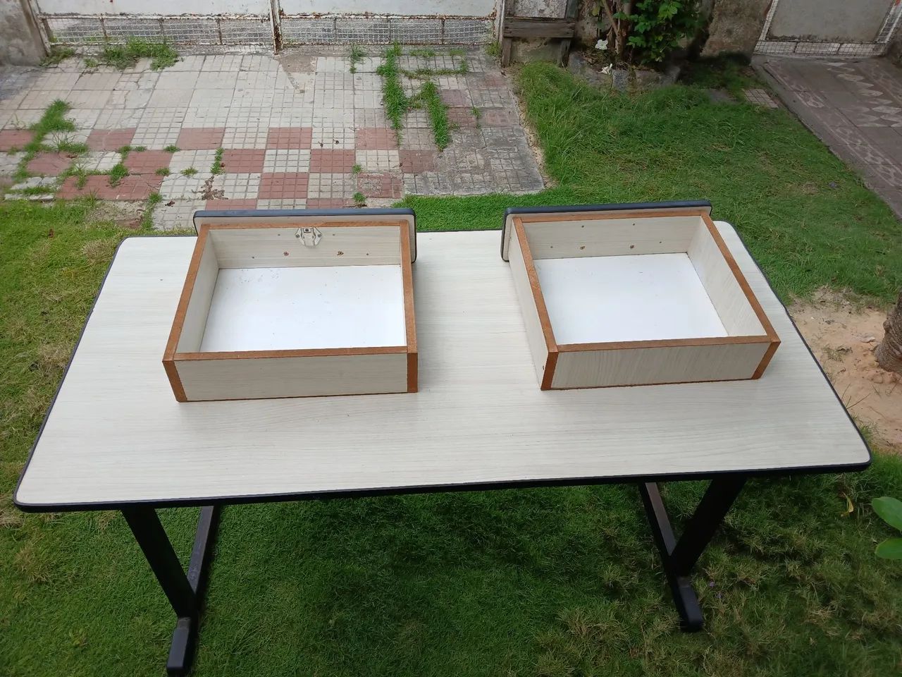 Escrivaninha com gavetas - Ideal para estudo ou trabalho - Foto 4