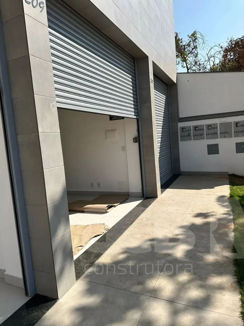 Loja Comercial com Fachada Moderna no Coração do Rio Branco! - Foto 3