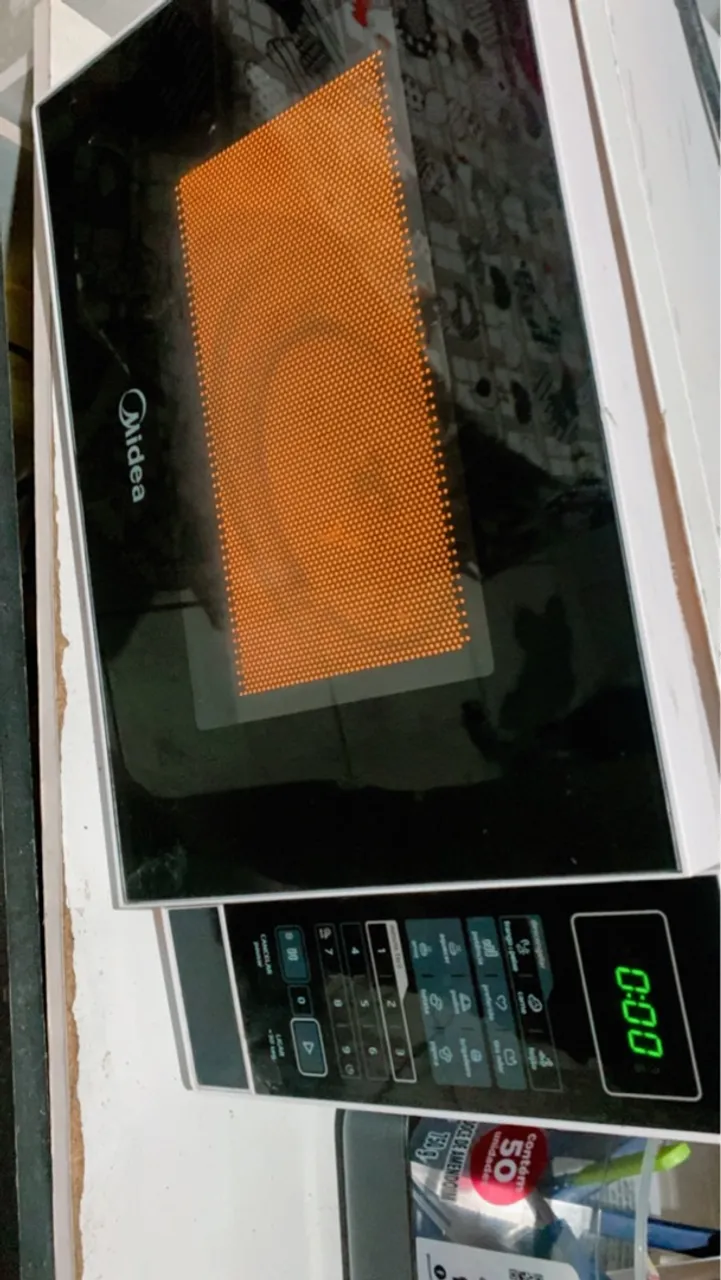 Micro-ondas Midea - Design Moderno e Eficiente