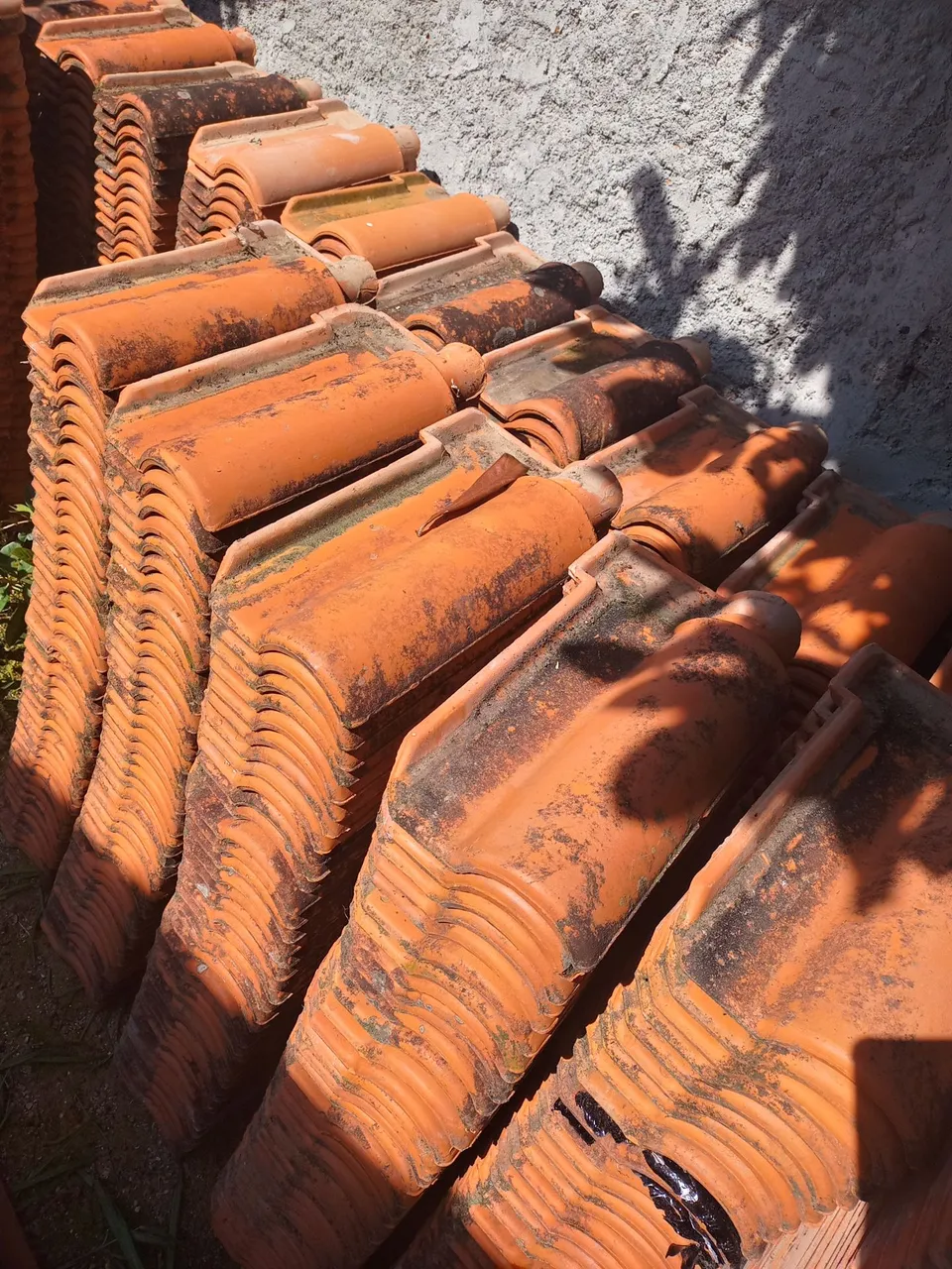 Telhas de Cerâmica estilo Portuguêsa Usadas