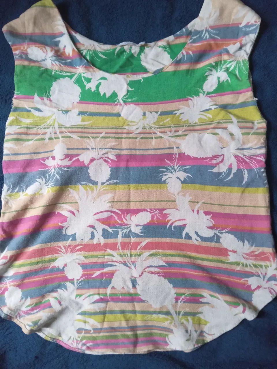 Blusa estampada tropical