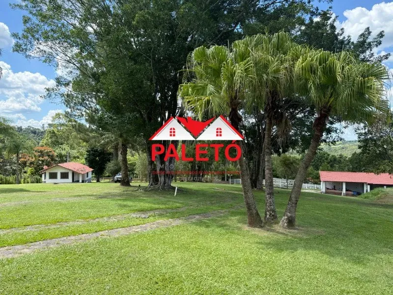 Sítio 60 mil metros quadrados com linda vista, lago com peixes, piscina, casa de caseiro a
