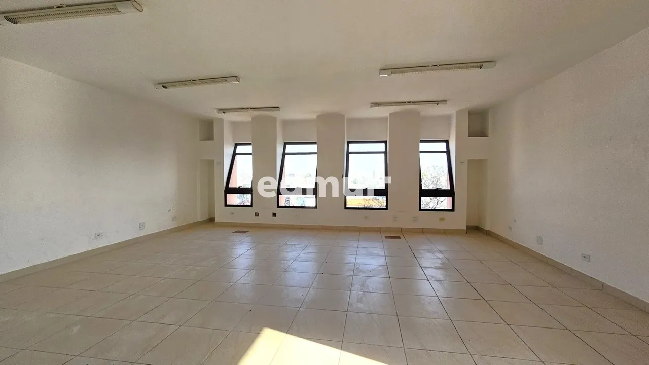 SALA para VENDA E ALUGUEL com 65m² no bairro Vila Alto de Santo André com 0 quartos e 1 va