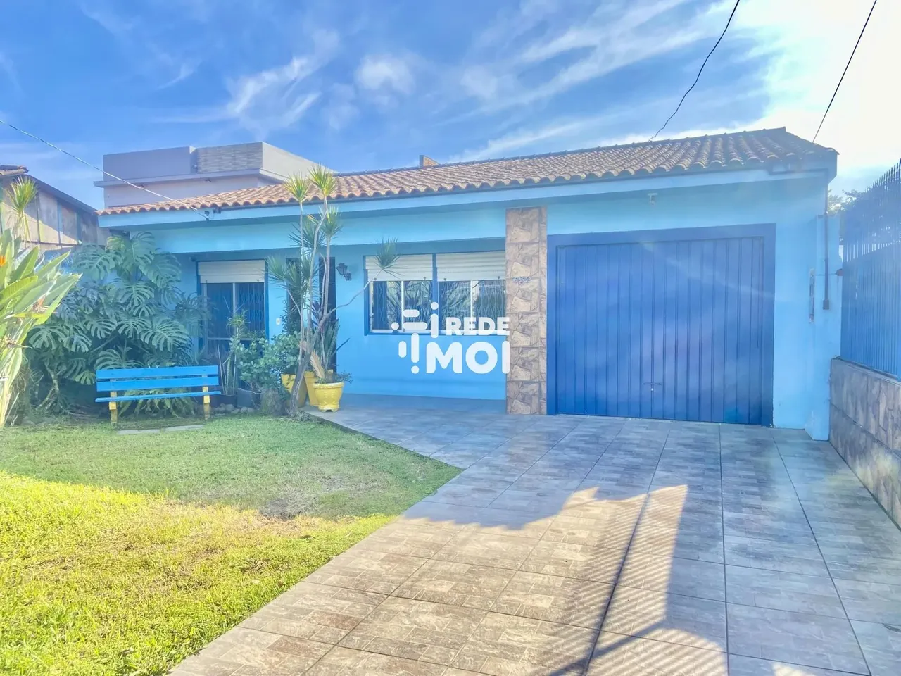 CASA COM PISCINA NO JK