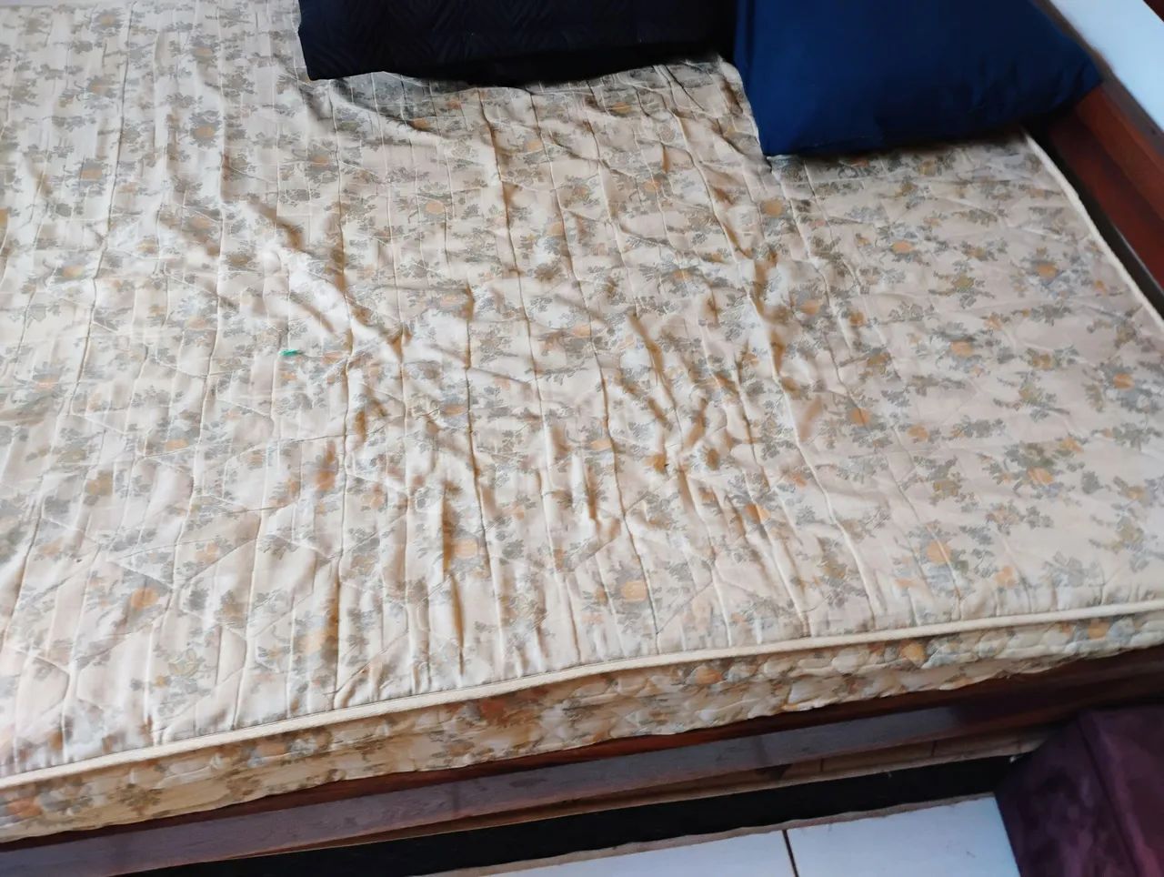 Vendo 2 detalhe só aí onde coloca colchão, cama firme ,motivo comprei 1 solteiro  - Foto 4