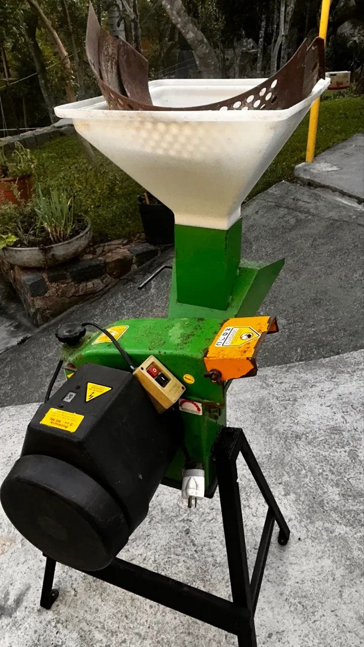 Triturador semi novo