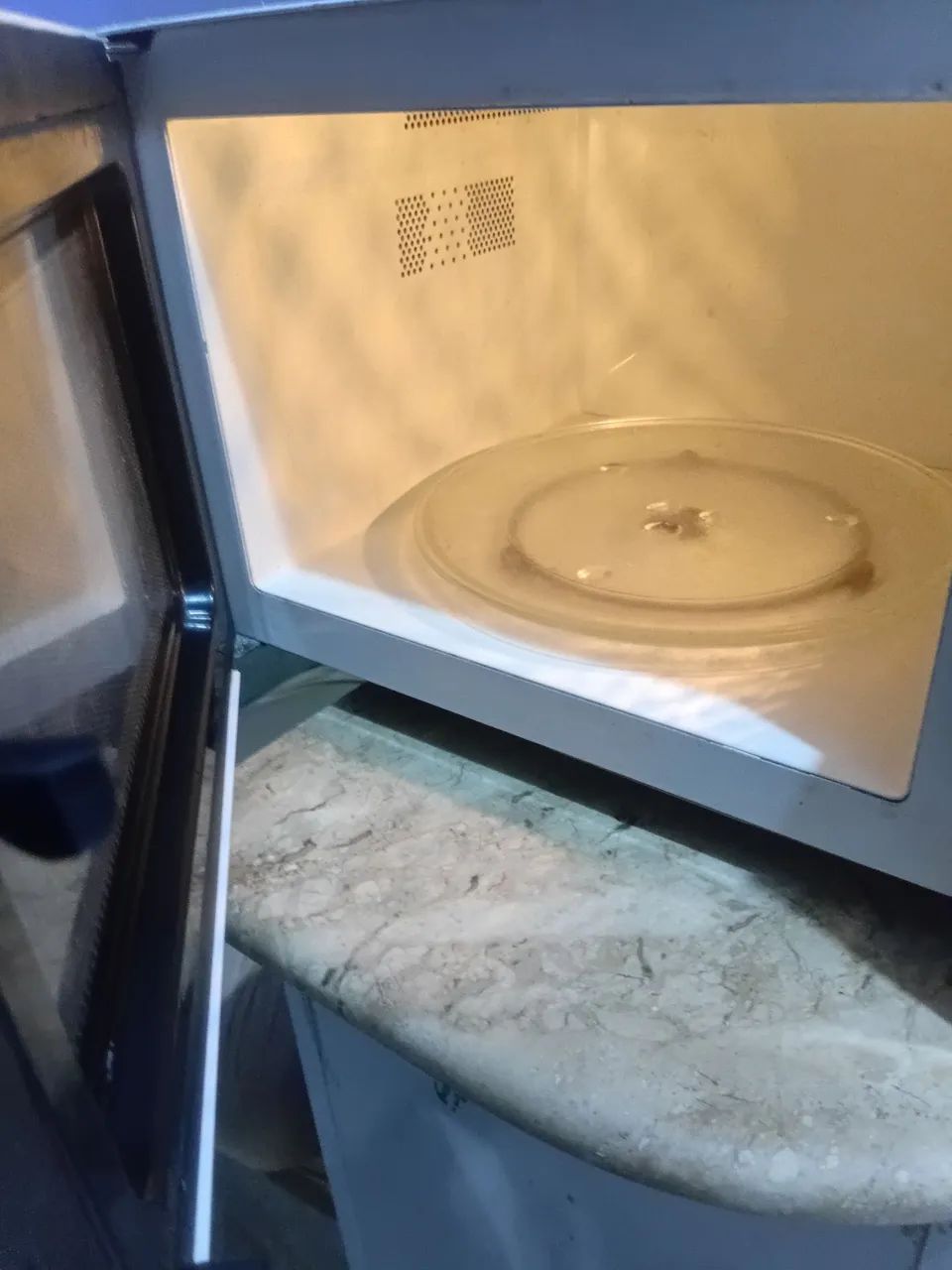 Micro-ondas Panasonic 25L  - Foto 2