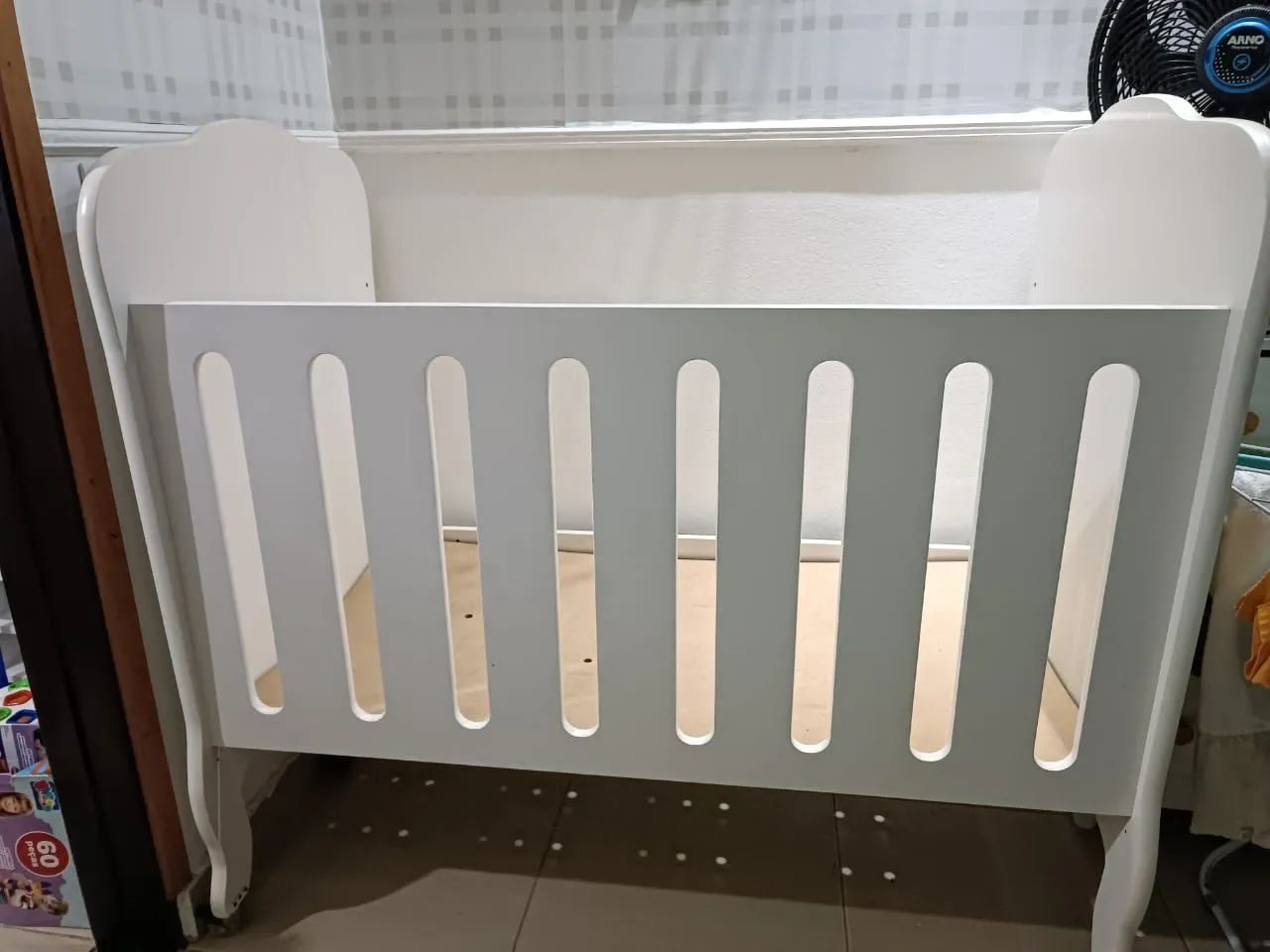 Berço mini cama com capitone 100% MDF
Com colchão incluso