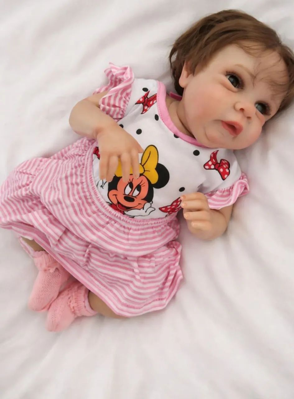 Bebê reborn realista com enxoval  - Foto 3
