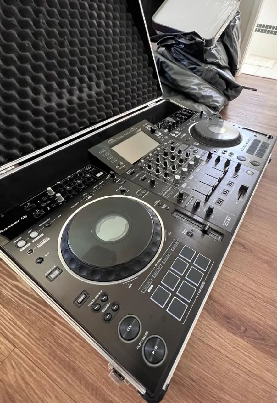 XDJ XZ com Case e Decksaver - Foto 5