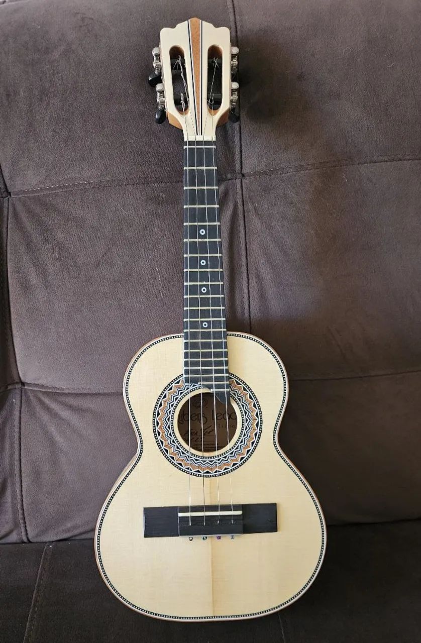 Cavaquinho de faia - Rubens Leão 2025